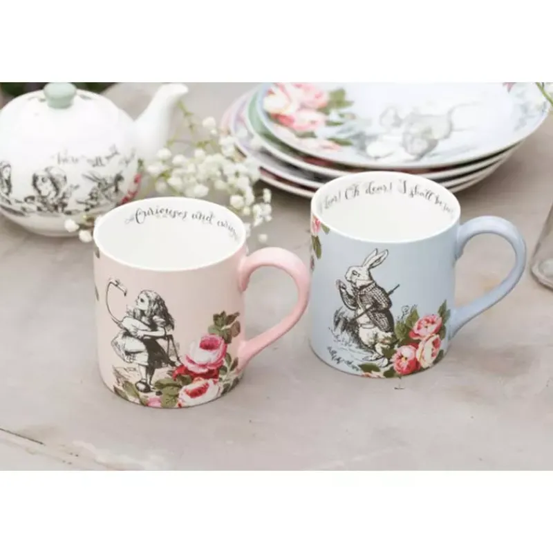 Mugs-Kitchen Craft ALICE IN WONDERLAND  Mug en porcelaine 380 ml  KitchenCraft Les 2 dans un coffret cadeau