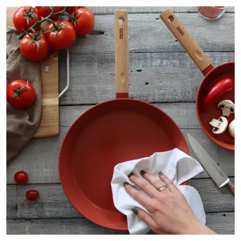Poêles Avec Revêtement Céramique | Poêles Avec Revêtement Aspect Pierre-OGO ECTOR Poêle revêtue céramique Paprika induction manche bois D28